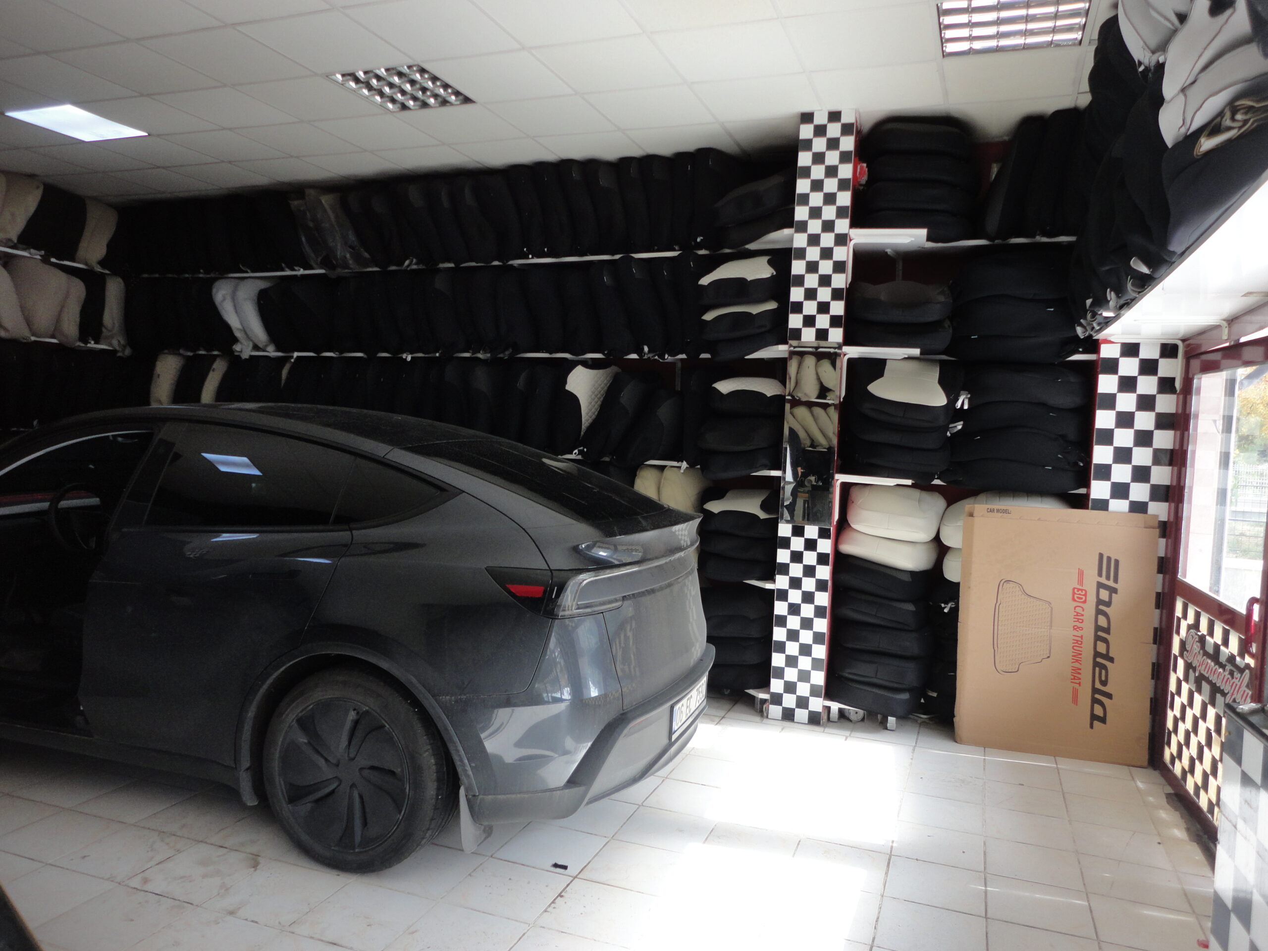 Tesla Model Y Juniper Oto Koltuk Kılıfı
